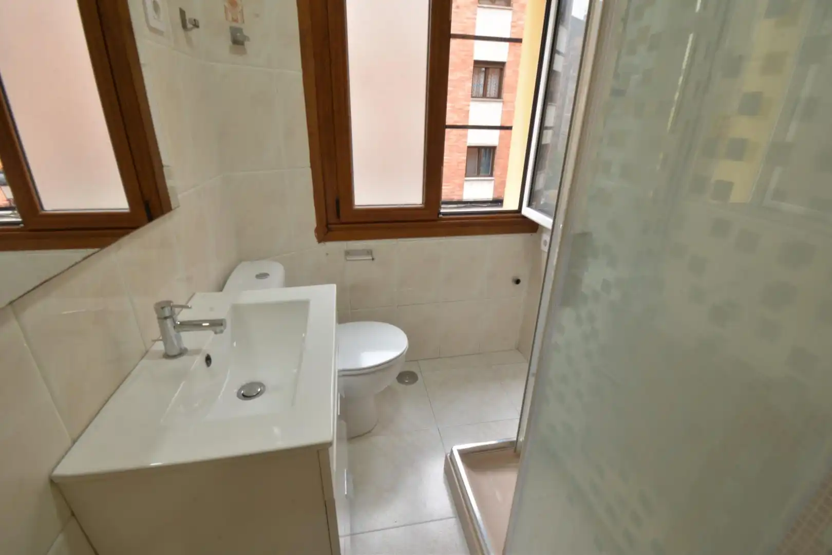 Bathroom of Flat for sale in Oviedo 