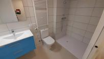 Bathroom of Flat for sale in Girona Capital  with Air Conditioner and Terrace