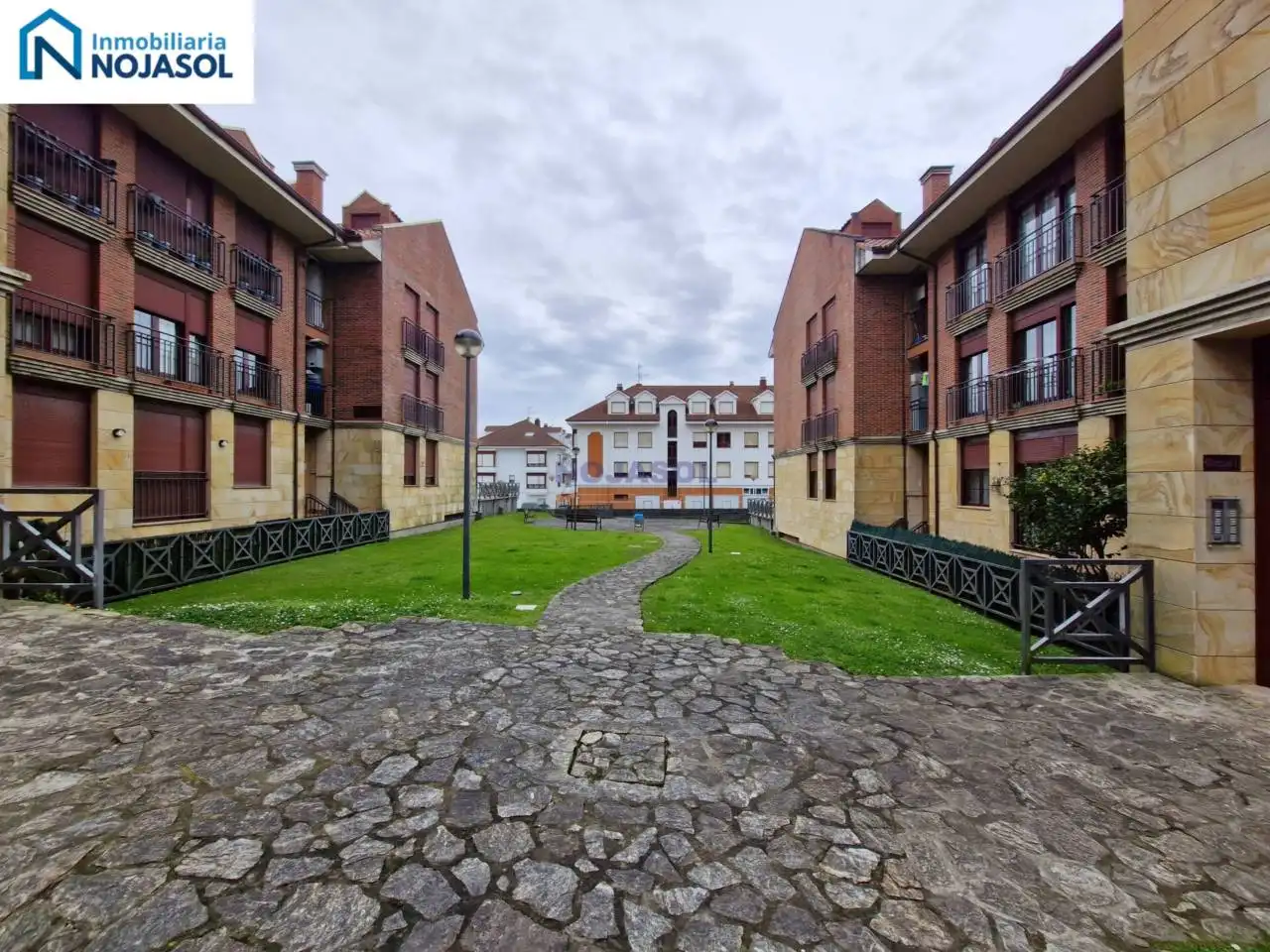 Vista exterior de Apartamento en venta en Meruelo con Calefacción, Amueblado y Balcón