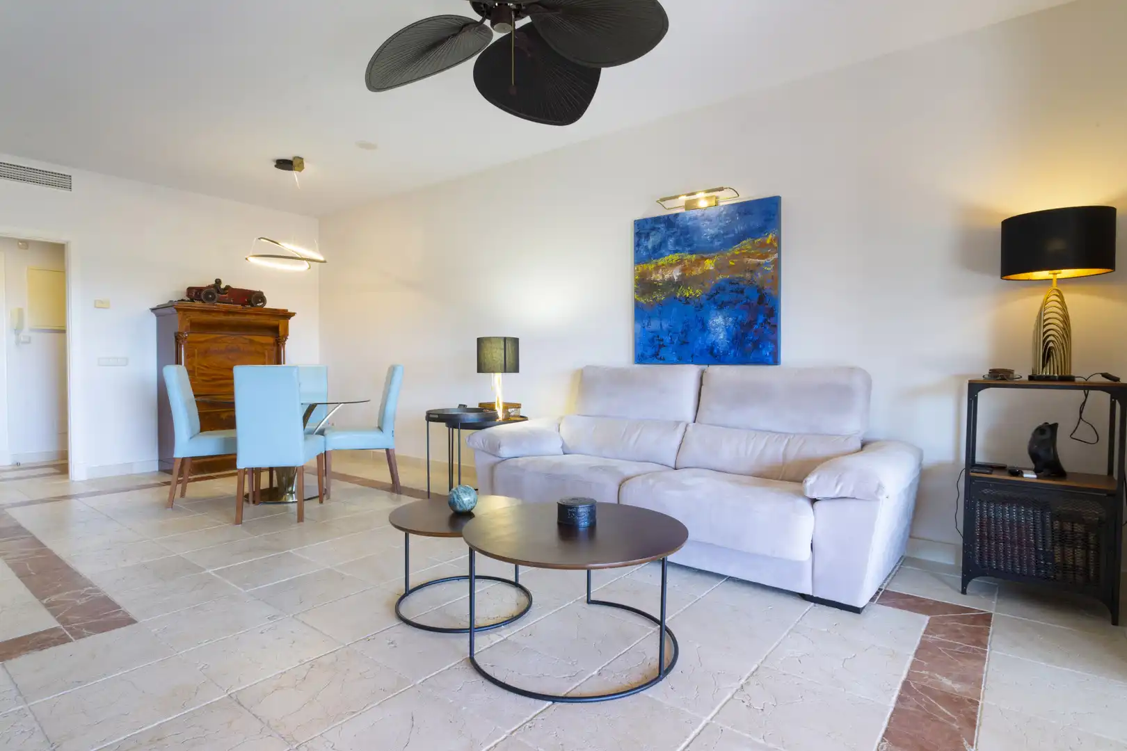 Sala de estar de Apartamento en venta en Estepona con Aire acondicionado, Calefacción y Terraza