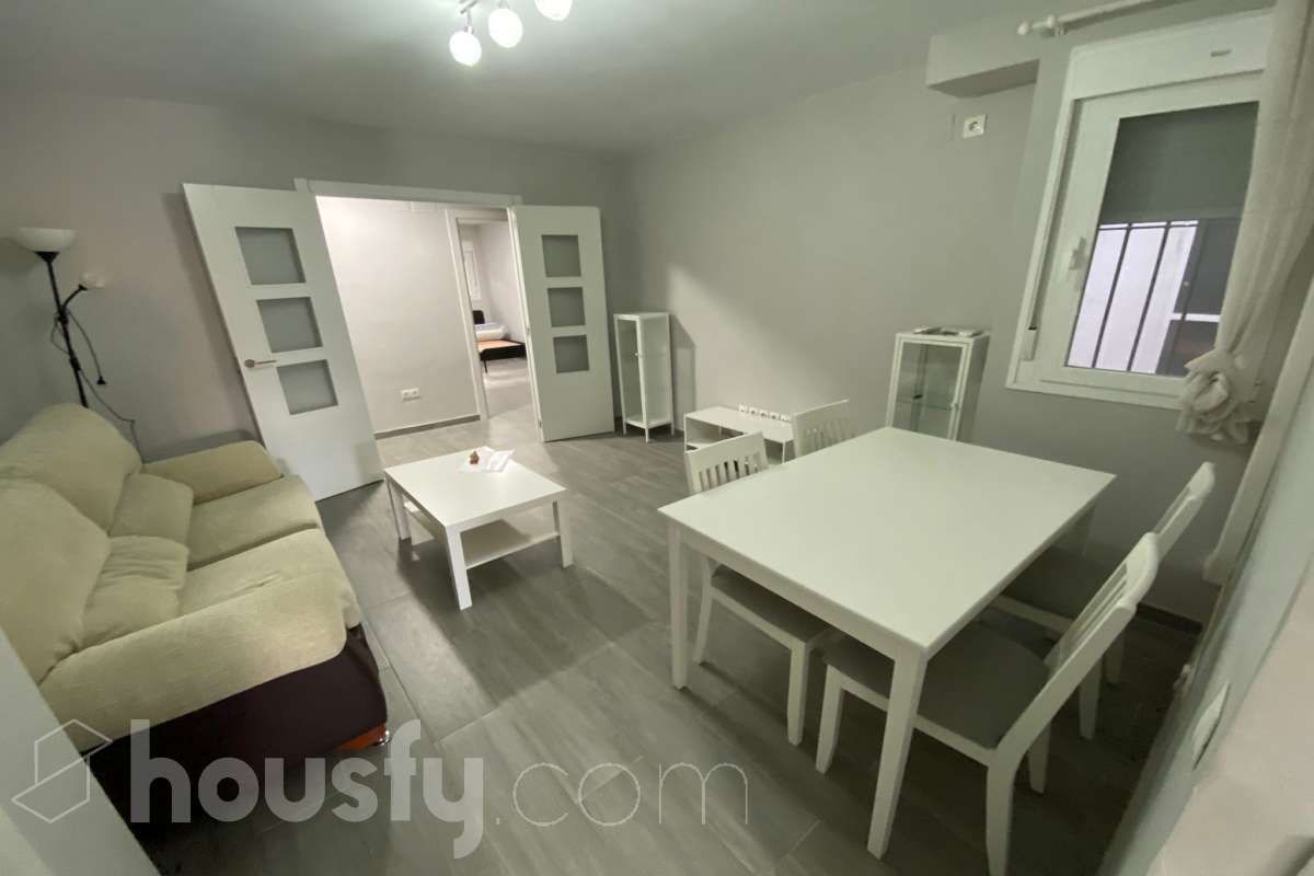 Sala d'estar de Pis de lloguer en  Sevilla Capital amb Aire condicionat, Terrassa i Traster