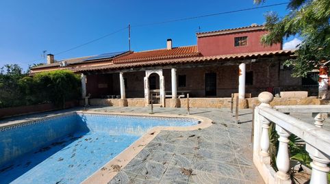 FINCA RURAL CON 4 VIVIENDAS Y NAVE
