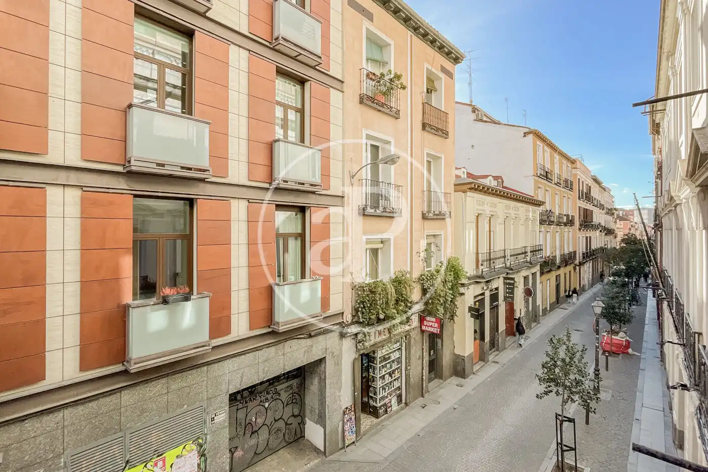 Vista exterior de Pis en venda en Madrid amb Aire condicionat, Calefacció i Moblat
