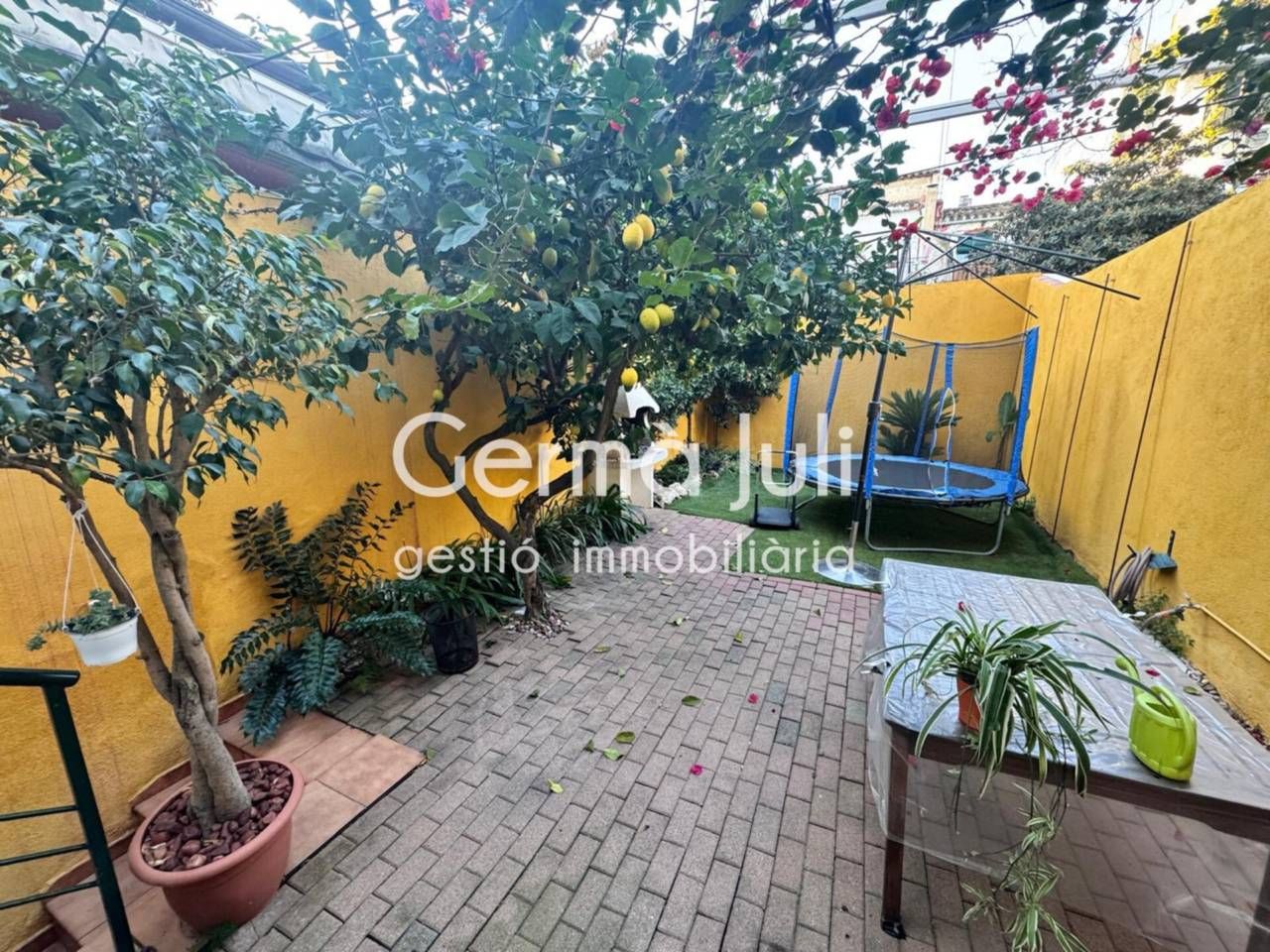 Jardín de Casa o chalet en venta en Badalona con Aire acondicionado, Calefacción y Jardín privado