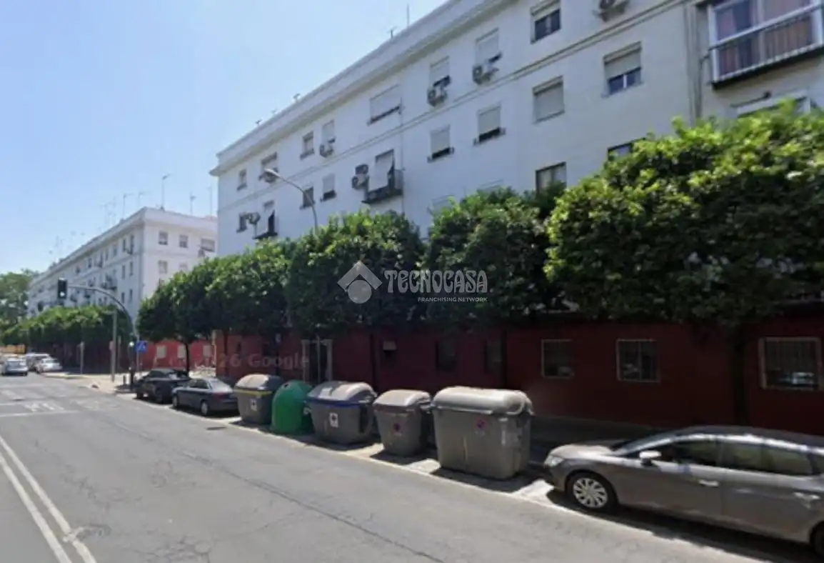 Vista exterior de Piso en venta en Sevilla con Balcón