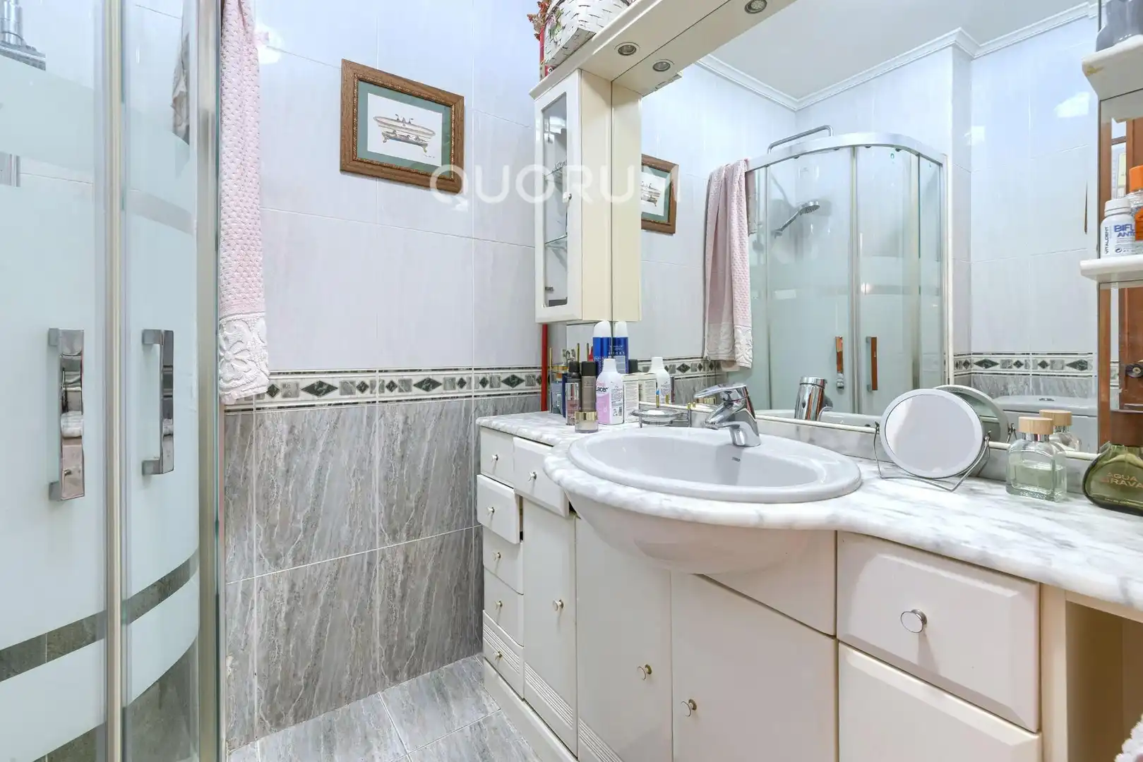 Baño de Piso en venta en Basauri  con Calefacción, Terraza y Amueblado