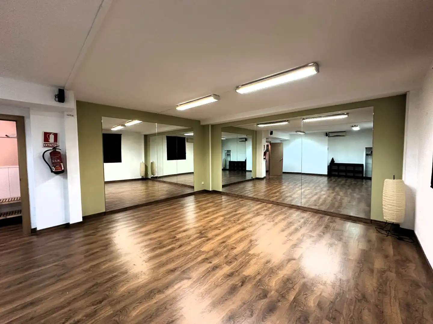 Local comercial en alquiler en Calle de San Juan, imagen 2