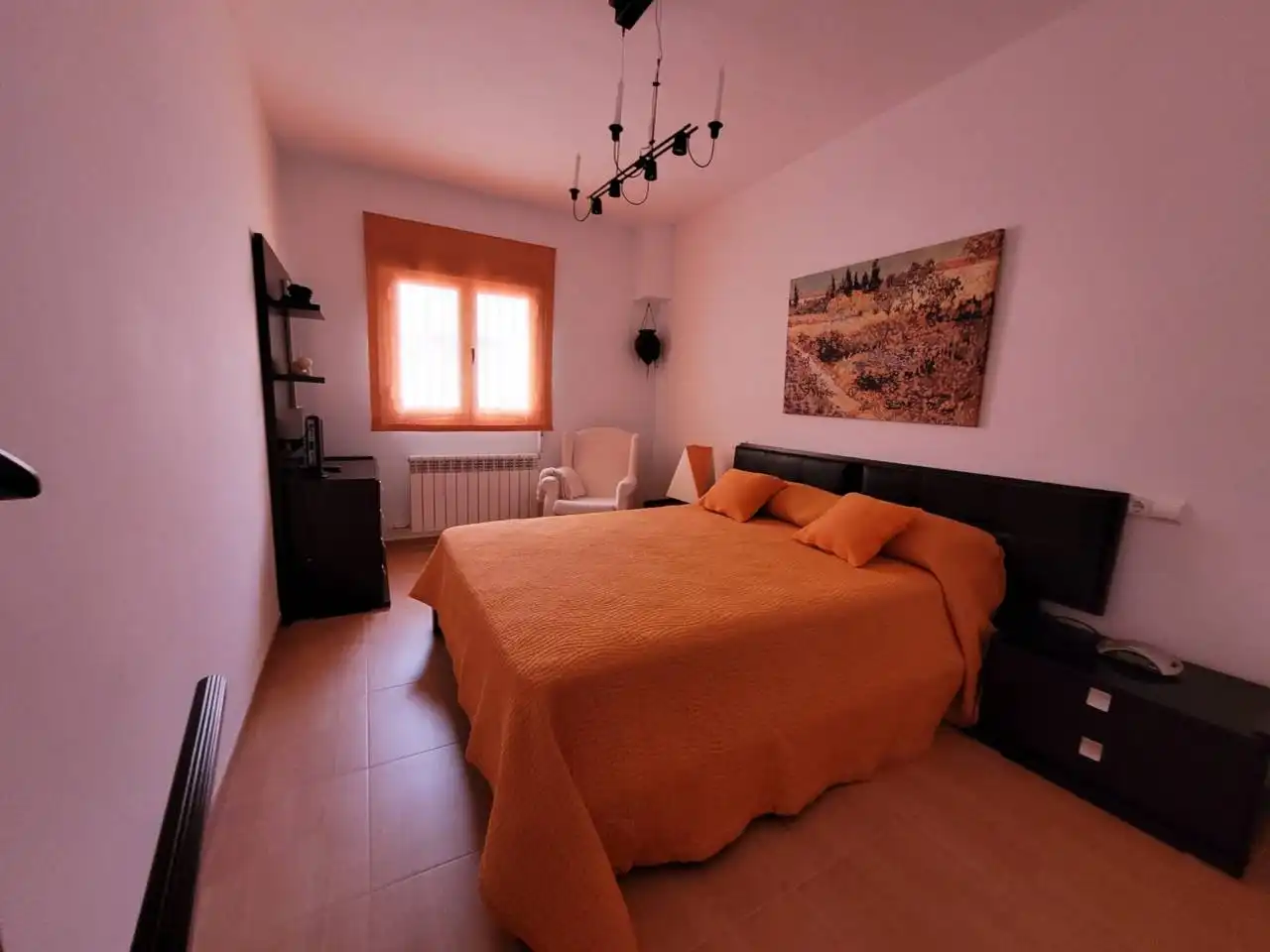 Dormitori de Casa o xalet en venda en Baza amb Aire condicionat, Calefacció i Jardí privat