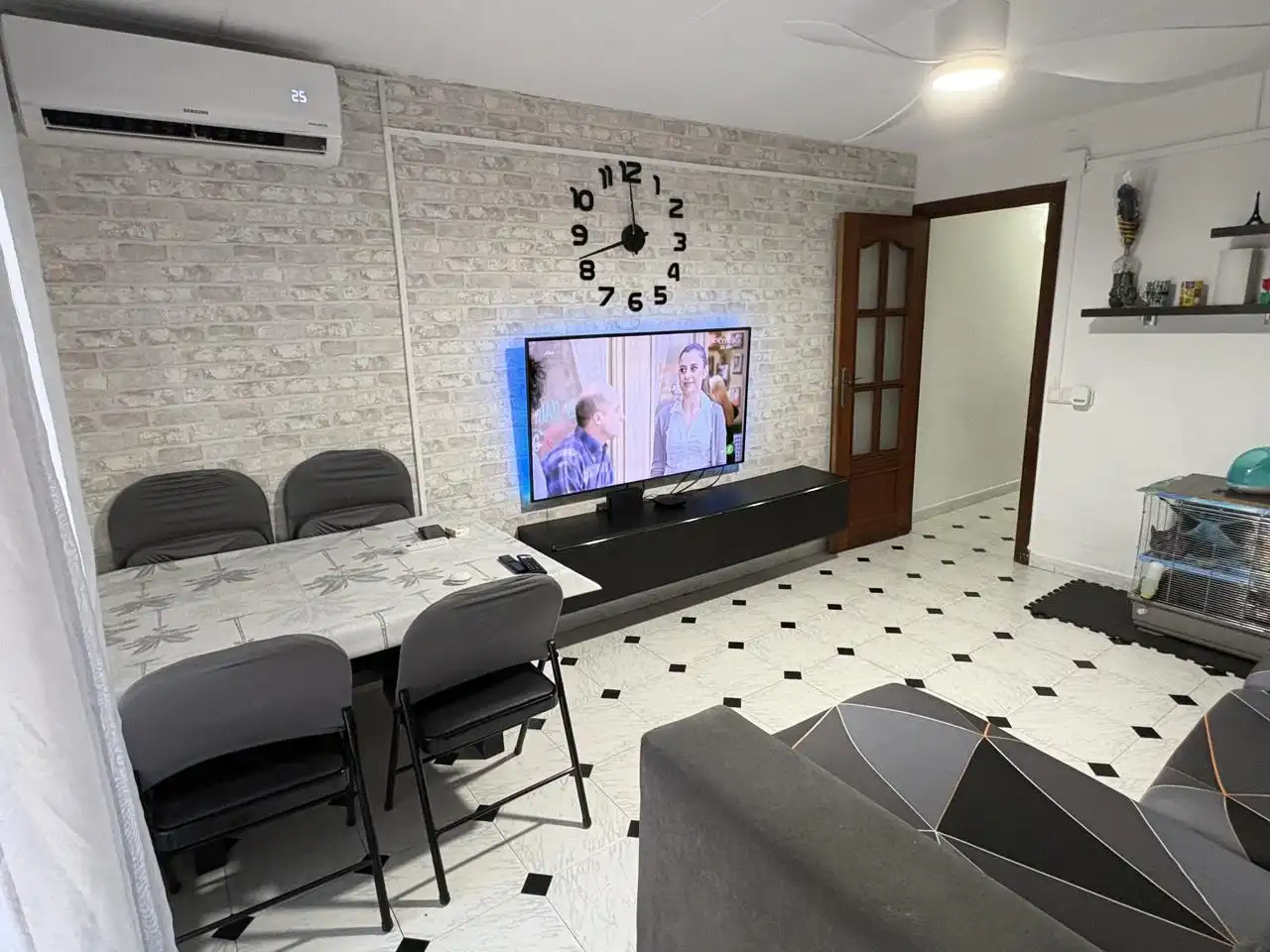Sala d'estar de Pis en venda en Barcelona amb Aire condicionat i Terrassa