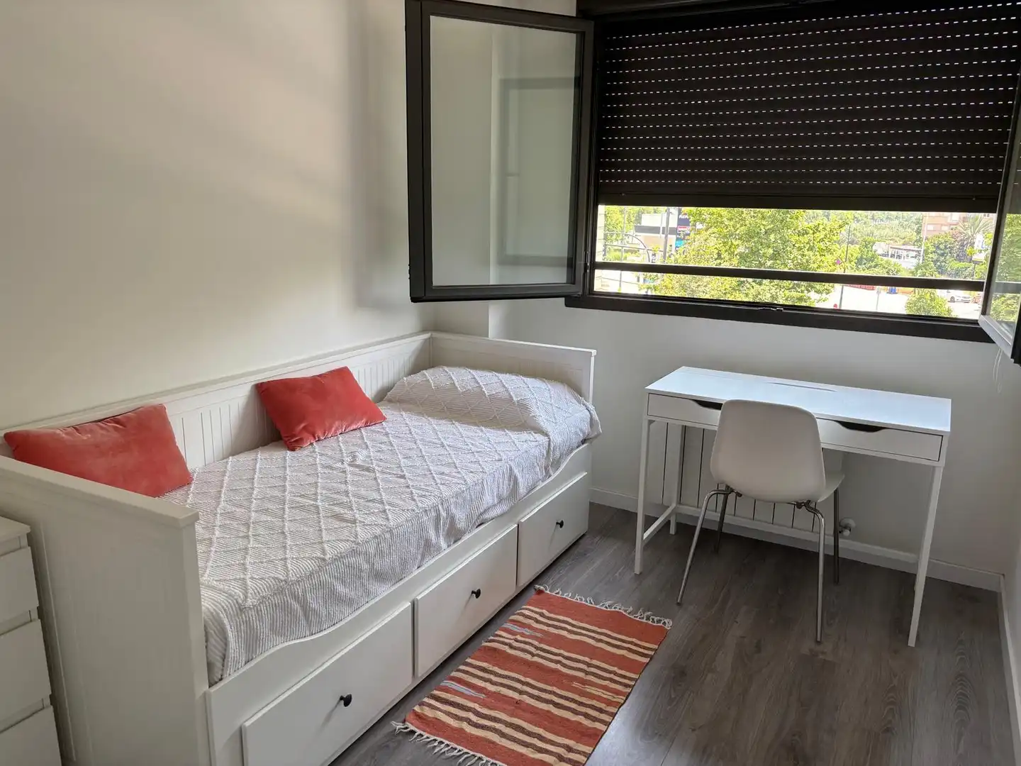 Bedroom of Flat for rent in Valencia  with Air Conditioner, Heating and Terrace