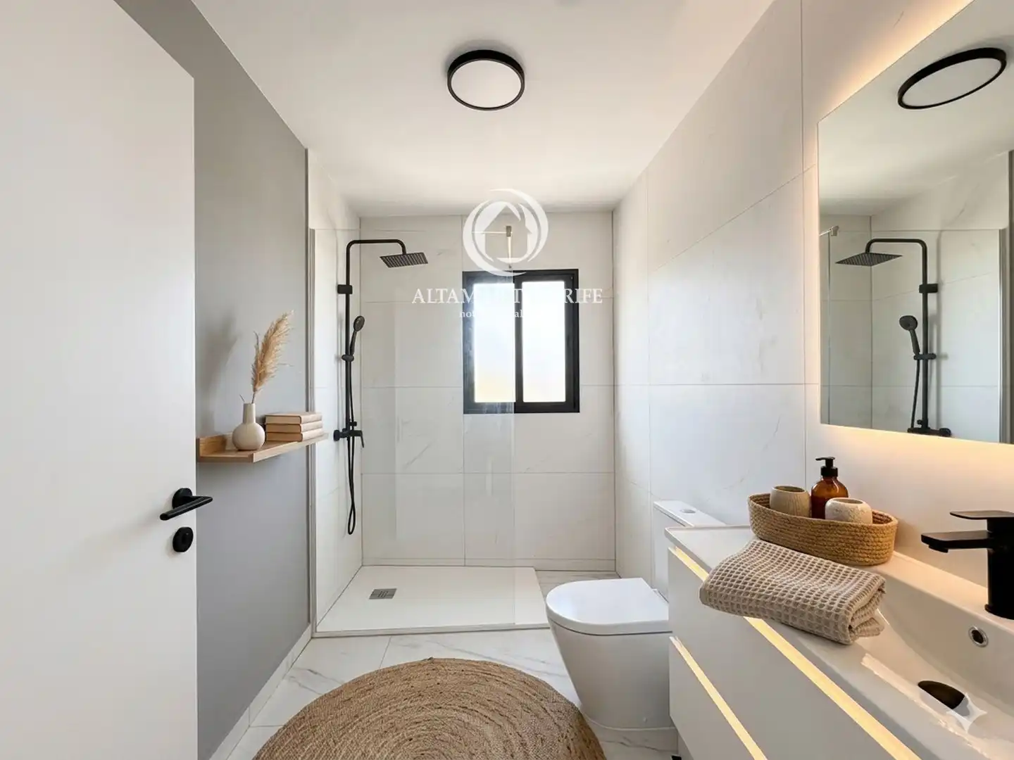 Baño de Apartamento en venta en Adeje con Aire acondicionado, Terraza y Trastero