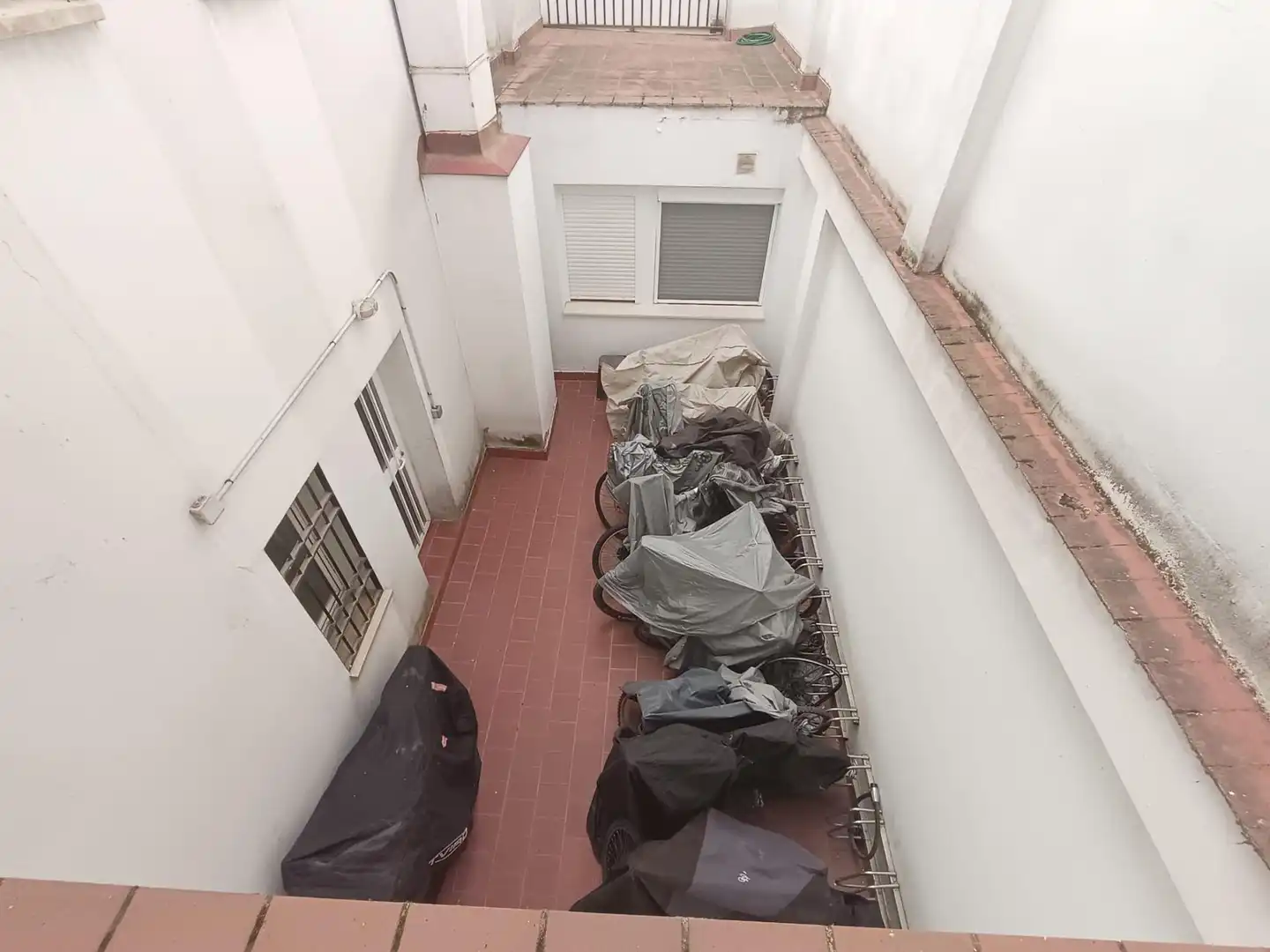 Balcony of Flat for rent in Córdoba  with Air Conditioner, Private garden and Storage room