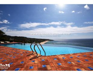 Piscina de Casa o xalet en venda en Zahara de los Atunes amb Aire condicionat, Terrassa i Piscina