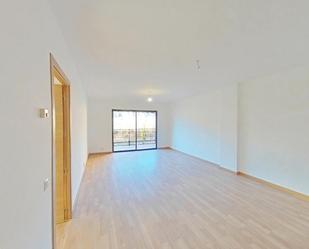 Living room of Flat for sale in  Madrid Capital  with Heating, Terrace and Oven