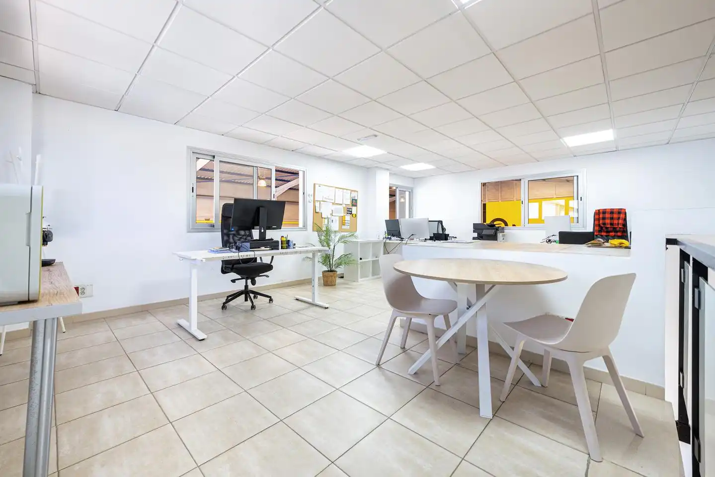 Industrial building to rent in Calle de los Peregrinos 33, imagen 9