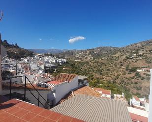 Vista exterior de Casa adosada en venda en Torrox amb Terrassa