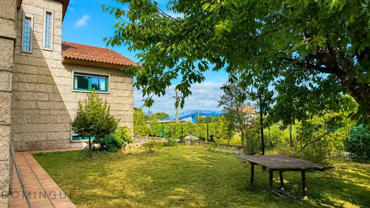 Jardín de Casa o chalet en venta en Vigo  con Calefacción, Jardín privado y Parquet