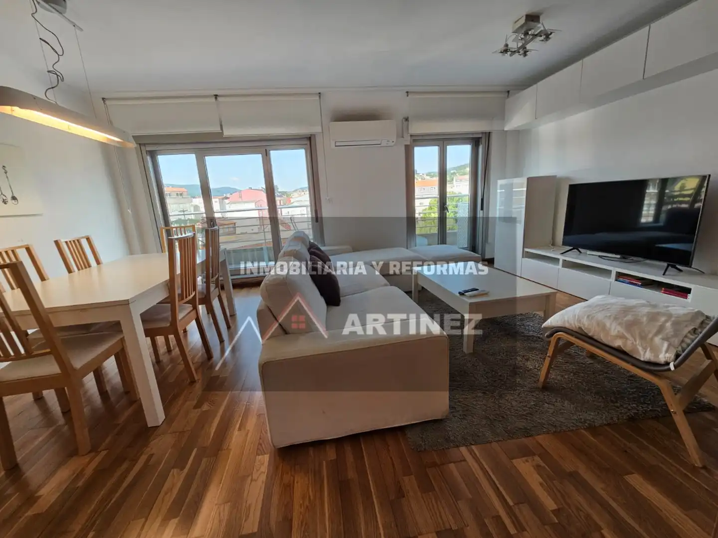 Sala d'estar de Apartament en venda en Cedeira amb Aire condicionat, Calefacció i Parquet