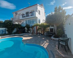 Exterior view of Single-family semi-detached for sale in El Vendrell  with Air Conditioner, Terrace and Swimming Pool