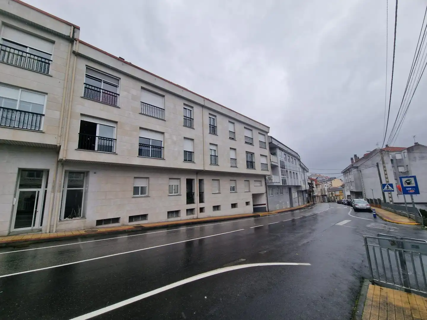 Vista exterior de Piso en venta en San Cibrao das Viñas con Calefacción, Parquet y Terraza