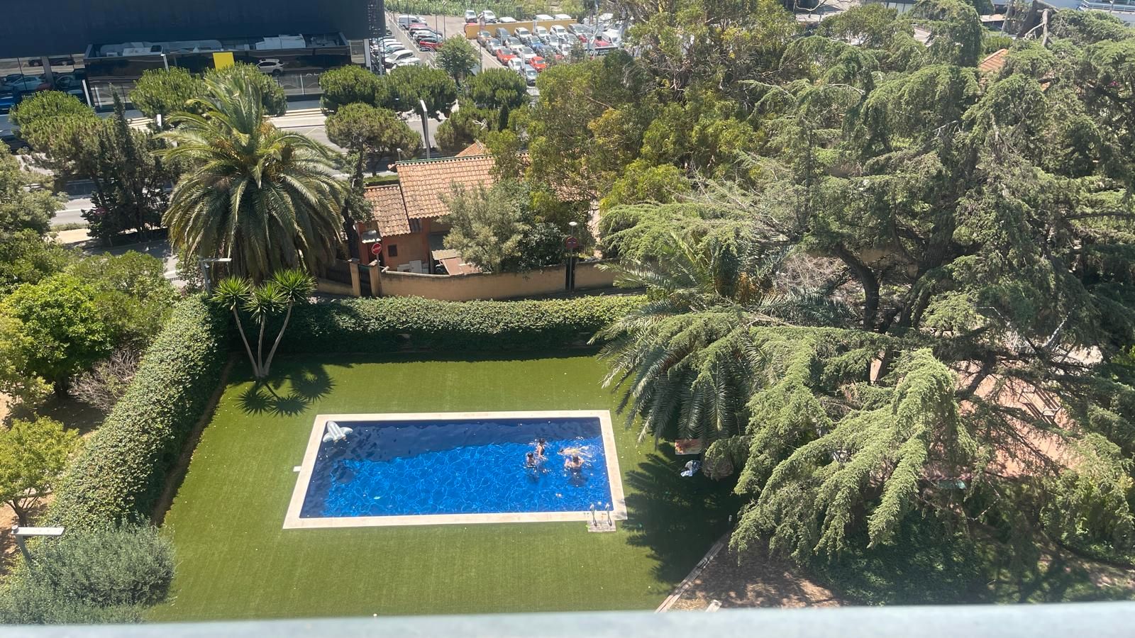 Piscina de Àtic en venda en Esplugues de Llobregat amb Aire condicionat, Parquet i Terrassa