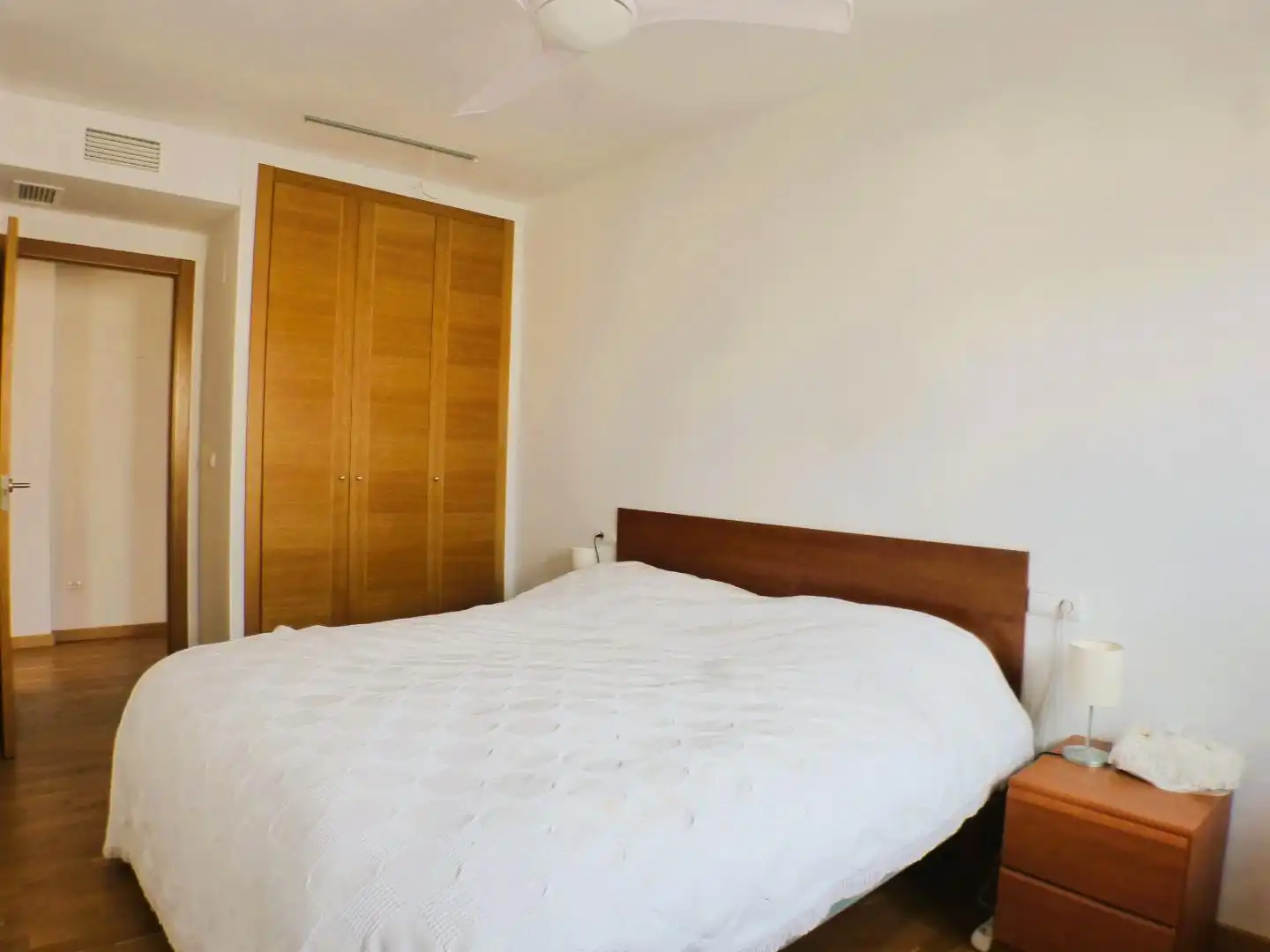 Habitación de Ático en venta en El Campello con Terraza, Trastero y Piscina