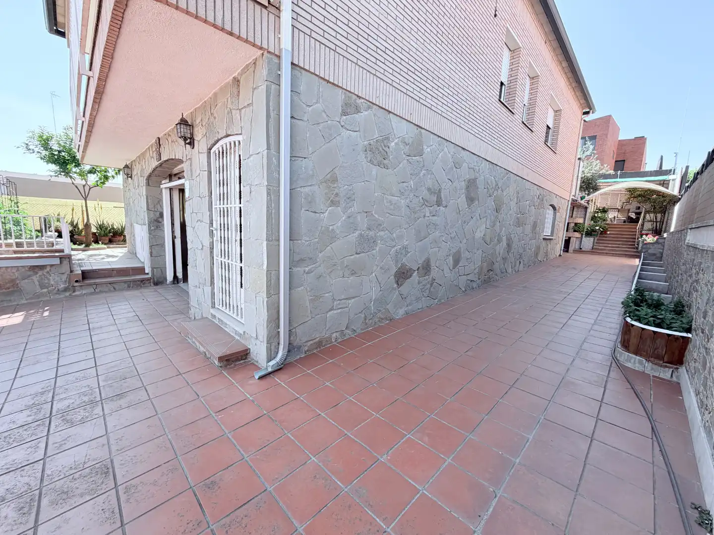 Exterior view of Houses for sale in Terrassa  with Air Conditioner, Heating and Private garden