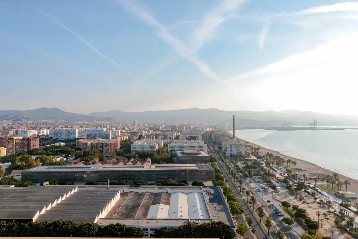 Vista exterior de Àtic en venda en Málaga amb Aire condicionat, Jardí privat i Terrassa
