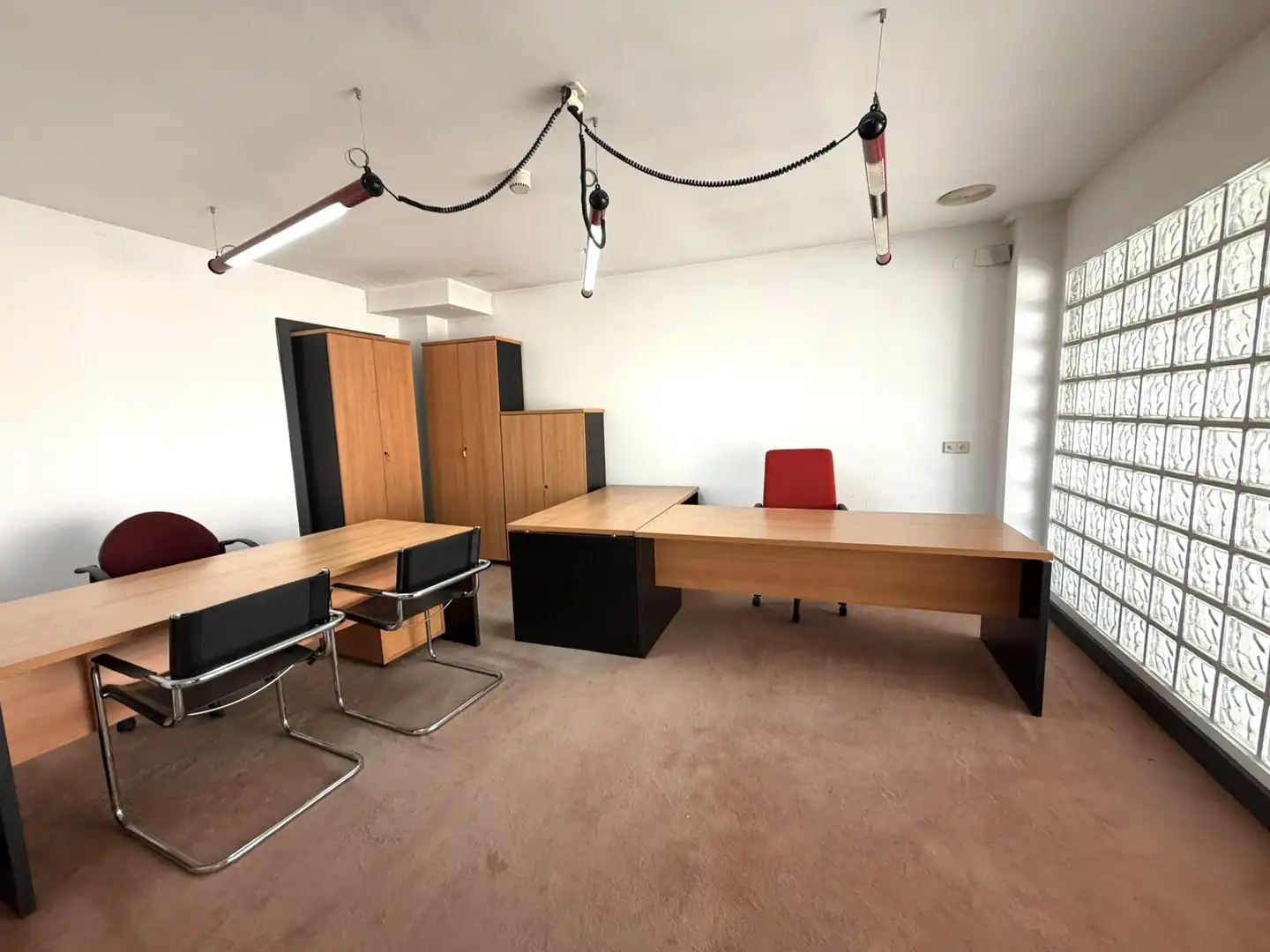Geschaftsraum zur Miete in Lleida mit Heizung, Möbliert und Internet