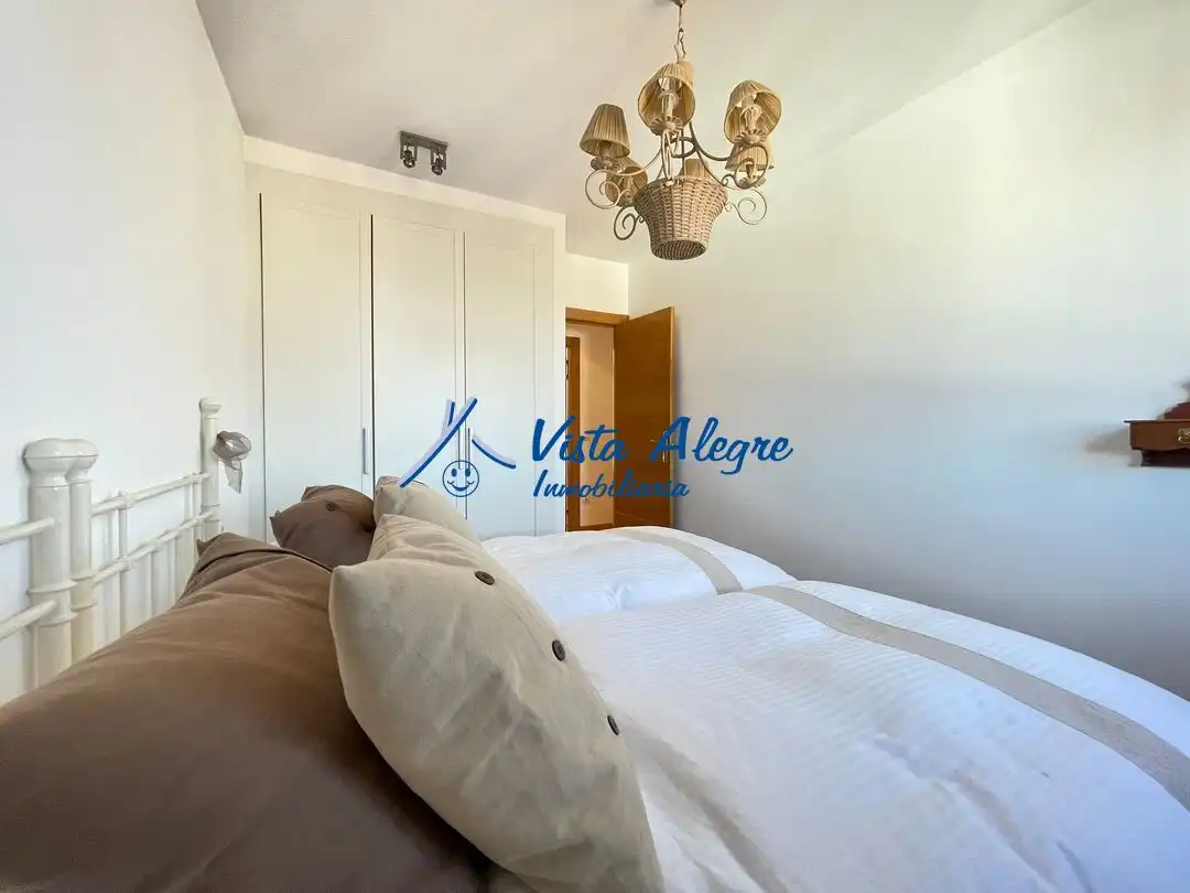 Habitación de Ático en venta en Haro con Calefacción, Parquet y Terraza