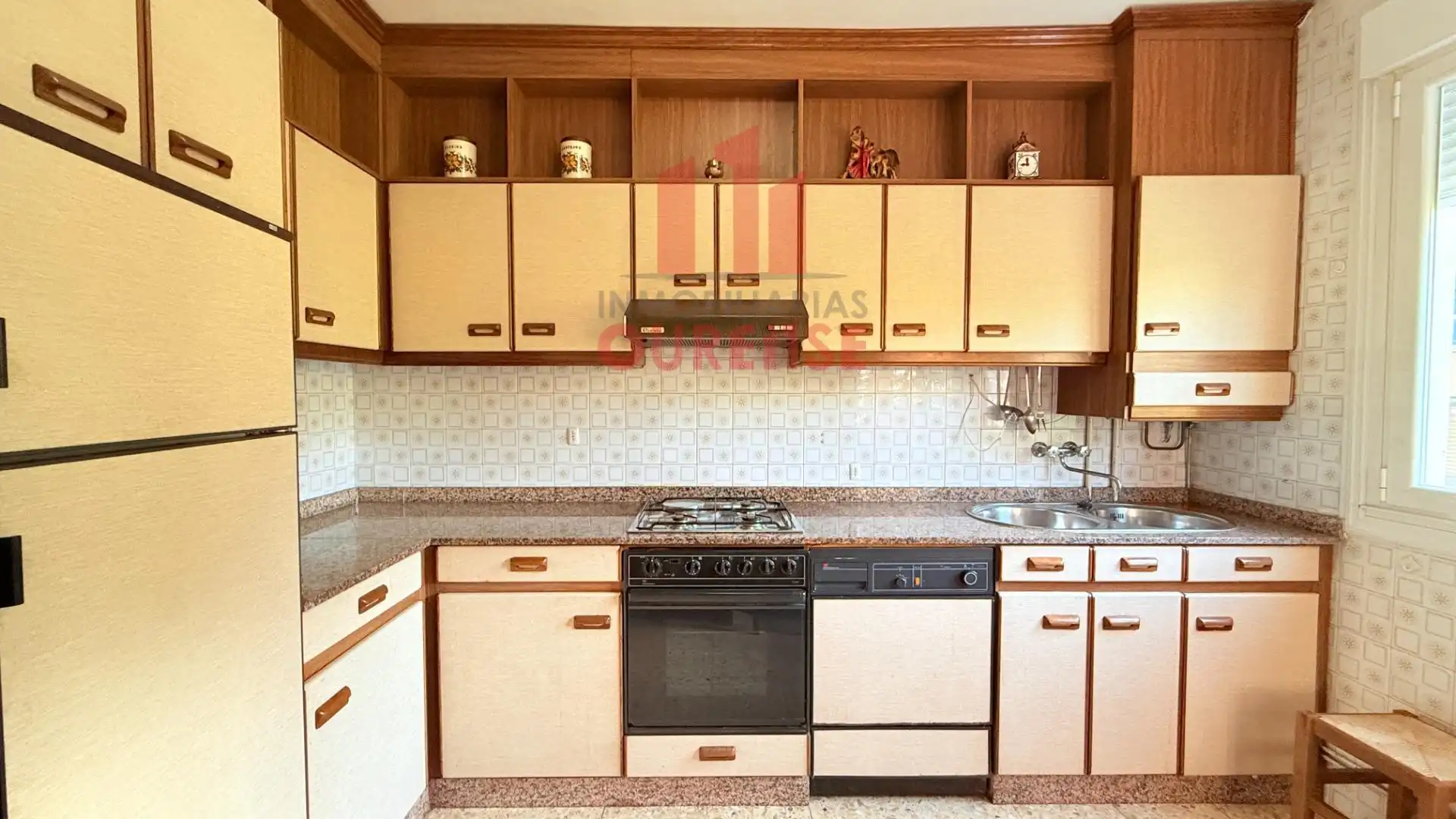 Cocina de Piso en venta en Ourense Capital  con Calefacción, Trastero y Balcón