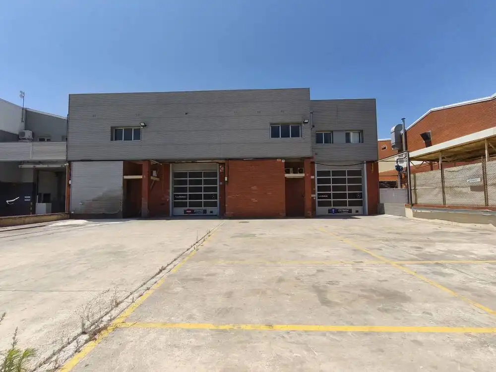 Industrial building to rent in Almeda - El Corte Inglés, imagen 3