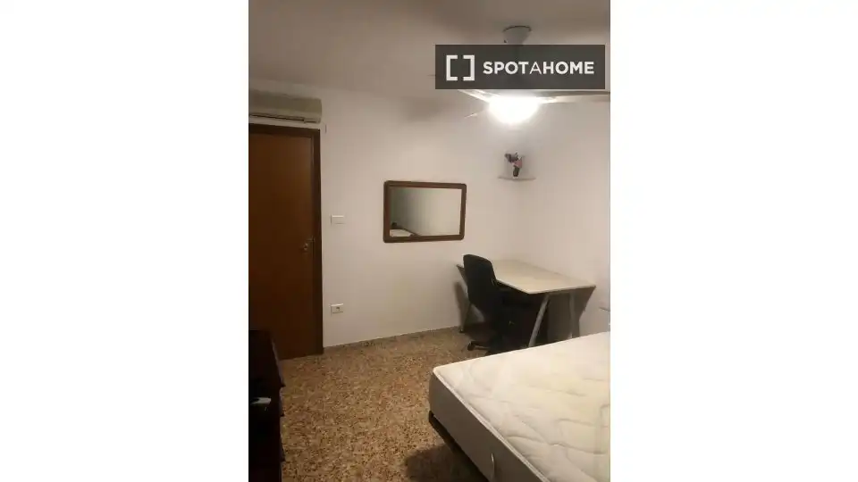 Room in La Vila