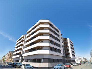 Pis amb piscina en venda a Avenida de Orihuela 57