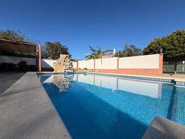 Xalet amb piscina en venda a Pelagatos - Pago del Humo
