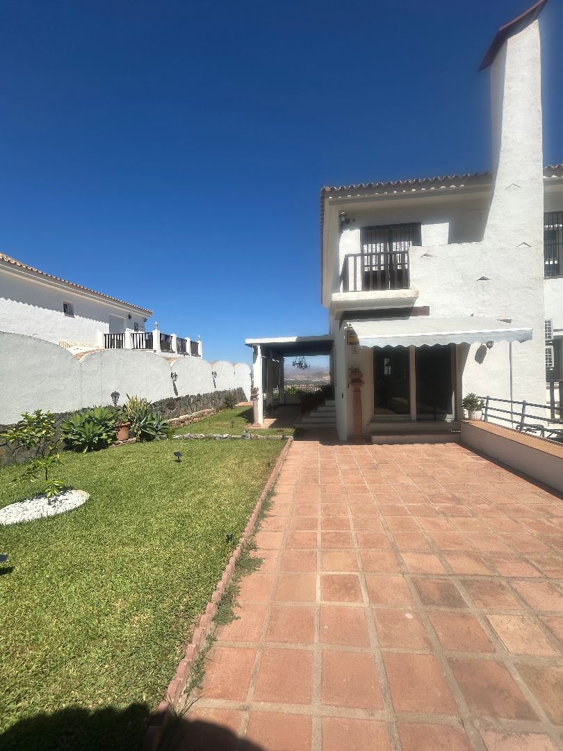 Garden of Single-family semi-detached for sale in Alhaurín de la Torre  with Air Conditioner, Private garden and Terrace