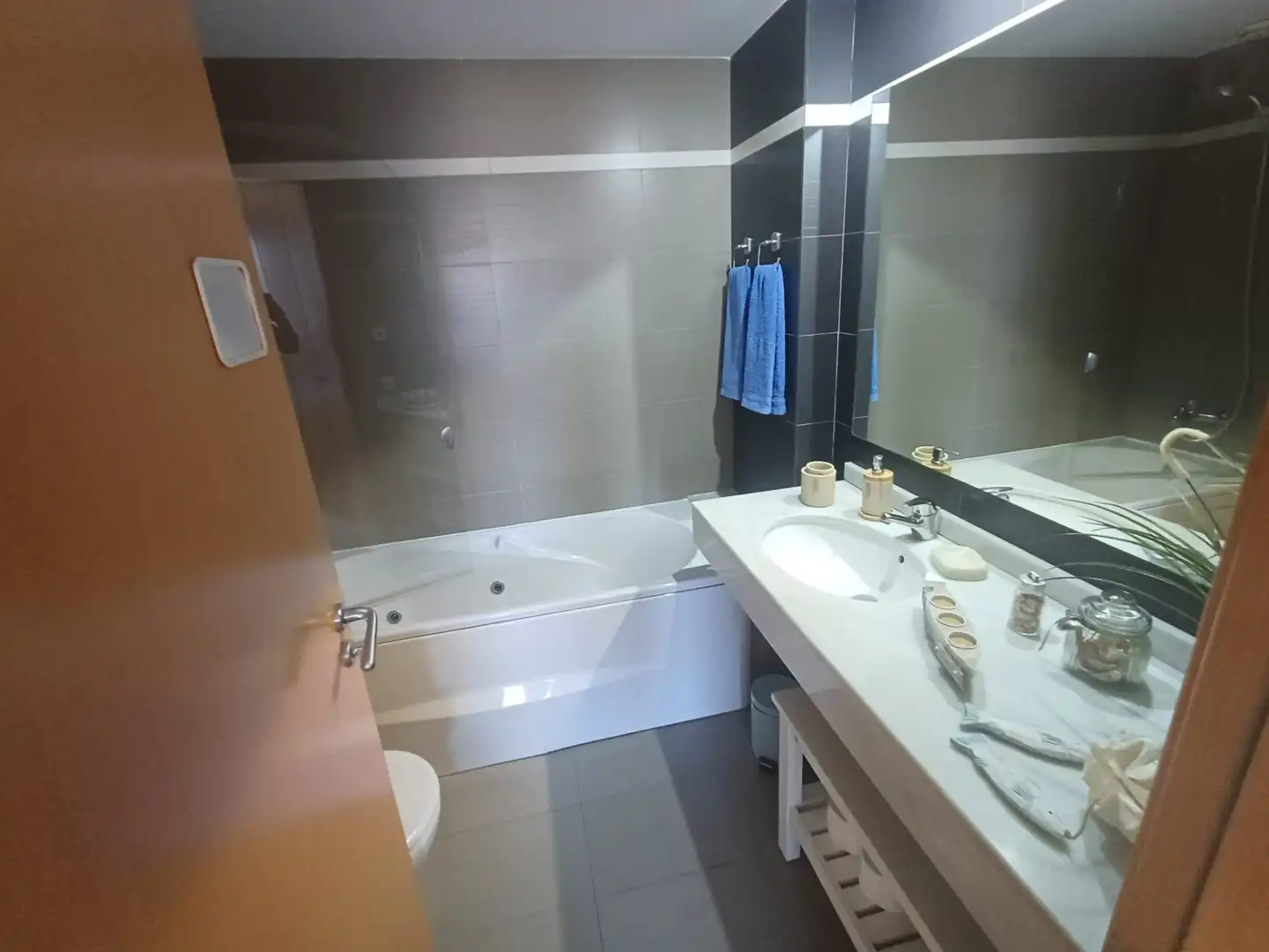 Baño de Piso en venta en Sant Adrià de Besòs con Aire acondicionado, Calefacción y Jardín privado