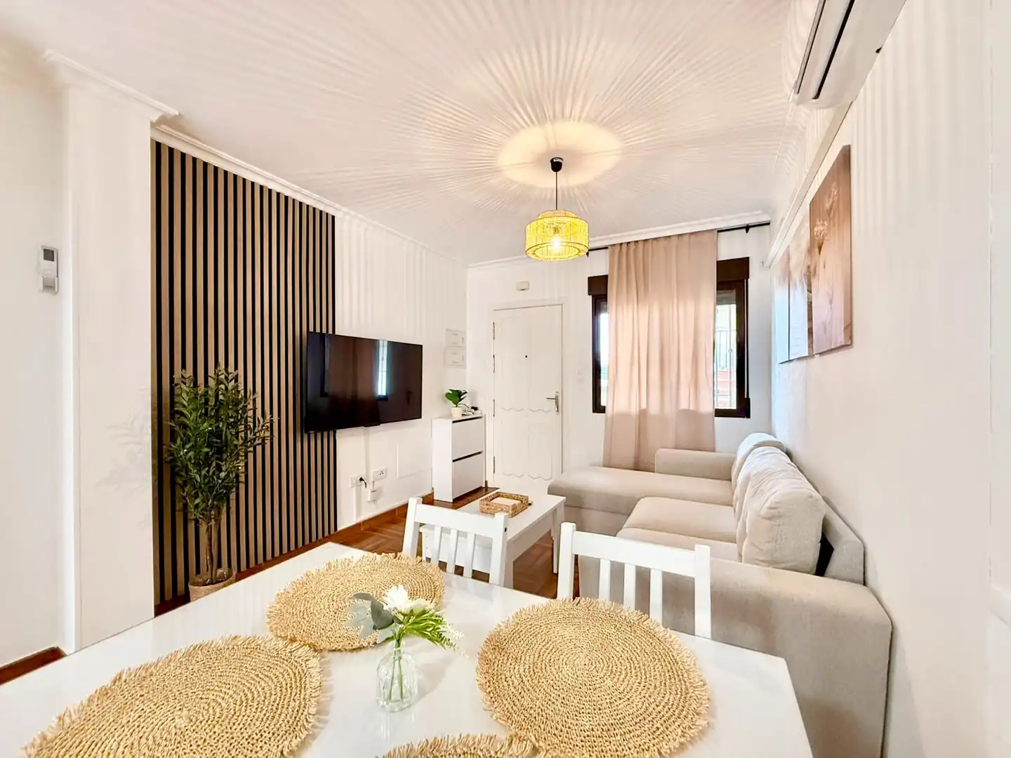 Sala de estar de Casa o chalet de alquiler en Torrevieja con Aire acondicionado, Amueblado y Horno