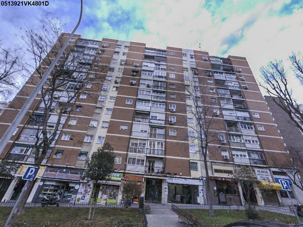 Exterior view of Premises for sale in  Madrid Capital