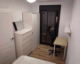 Bedroom of Flat to share in  Barcelona Capital  with Air Conditioner and Terrace