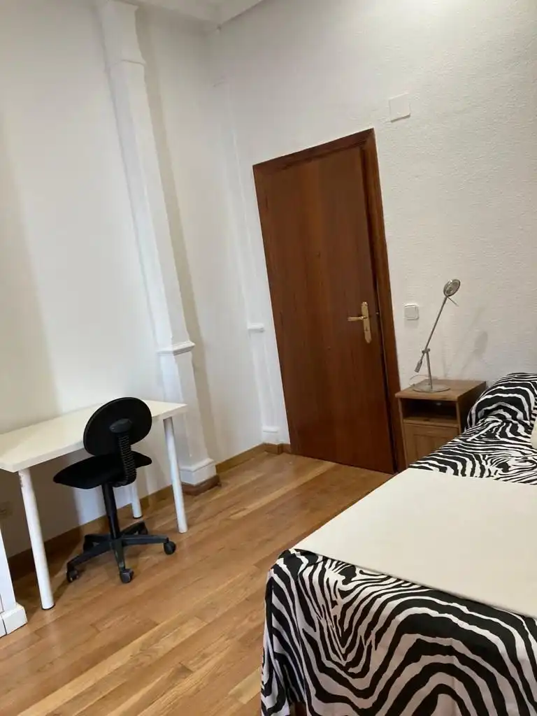 Flat for rent in Calle de la Cámara, Centro