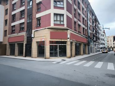 Gewerbefläche zum Verkauf in Calle Infiesto
