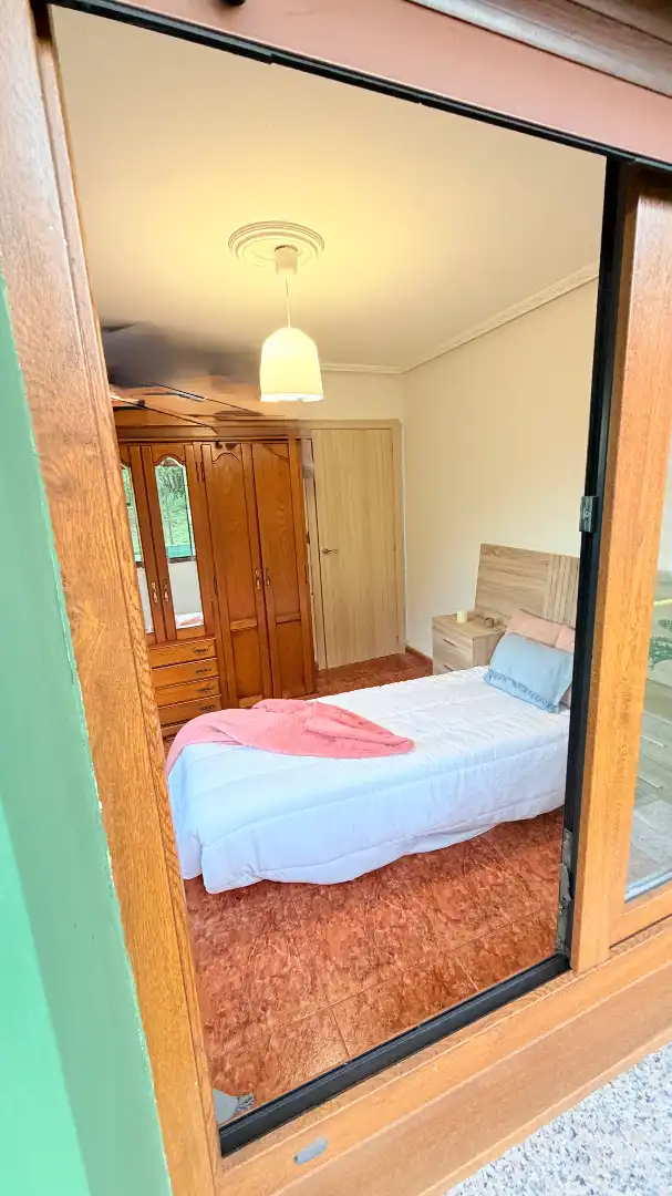 Schlafzimmer von Haus oder Chalet zur Miete in Gijón  mit Heizung, Privatgarten und Möbliert