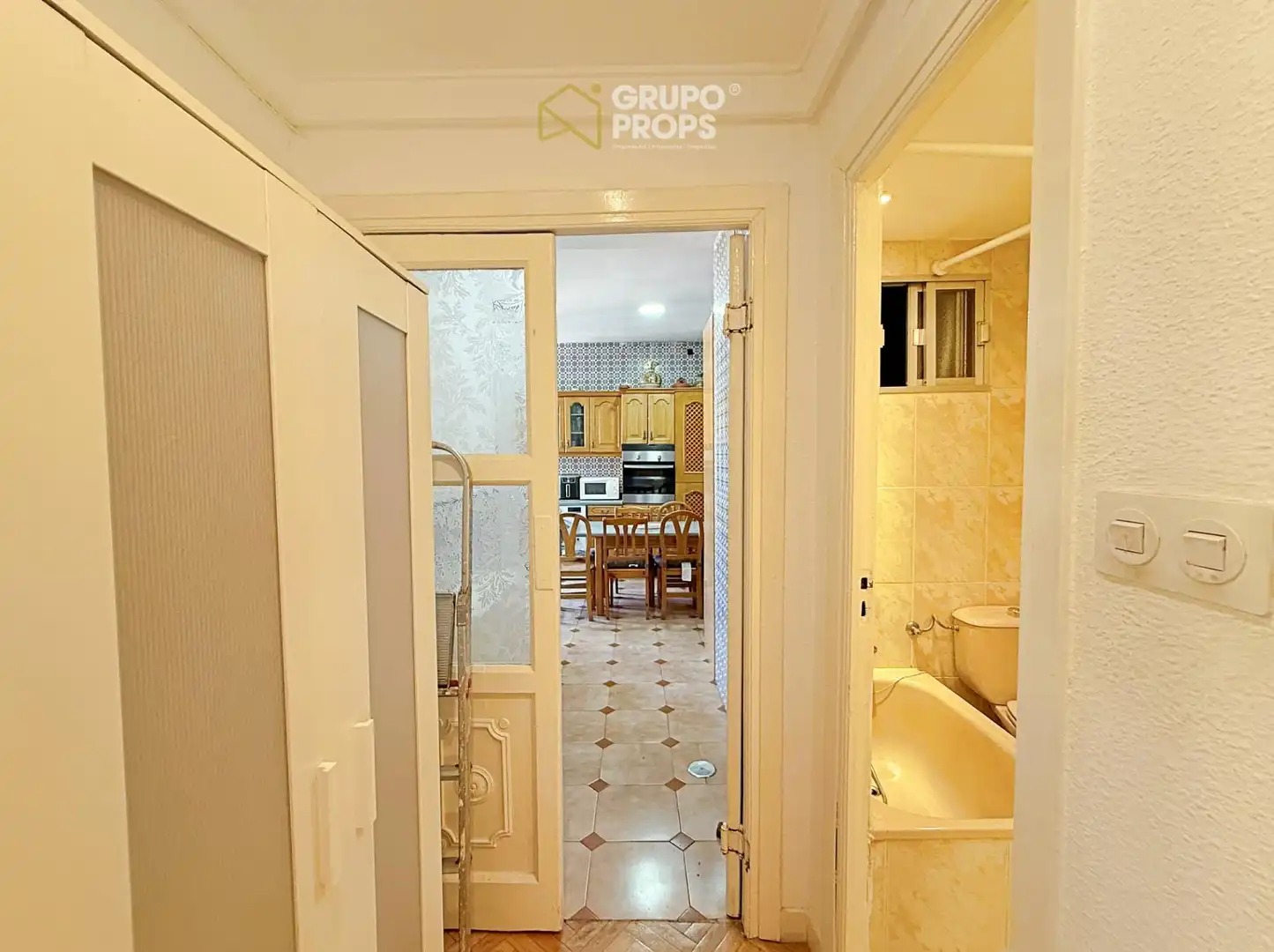 Kitchen of Flat for rent in Madrid  with Heating, Parquet flooring and Furnished