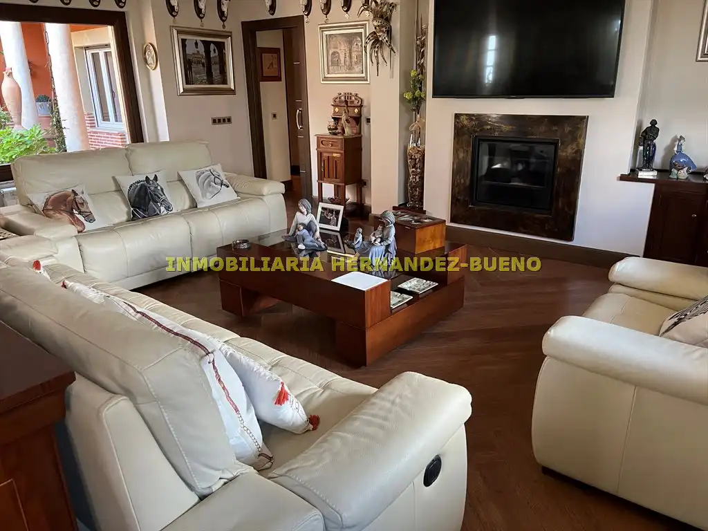 Sala de estar de Casa o chalet en venta en Carbajosa de la Sagrada con Aire acondicionado, Calefacción y Jardín privado