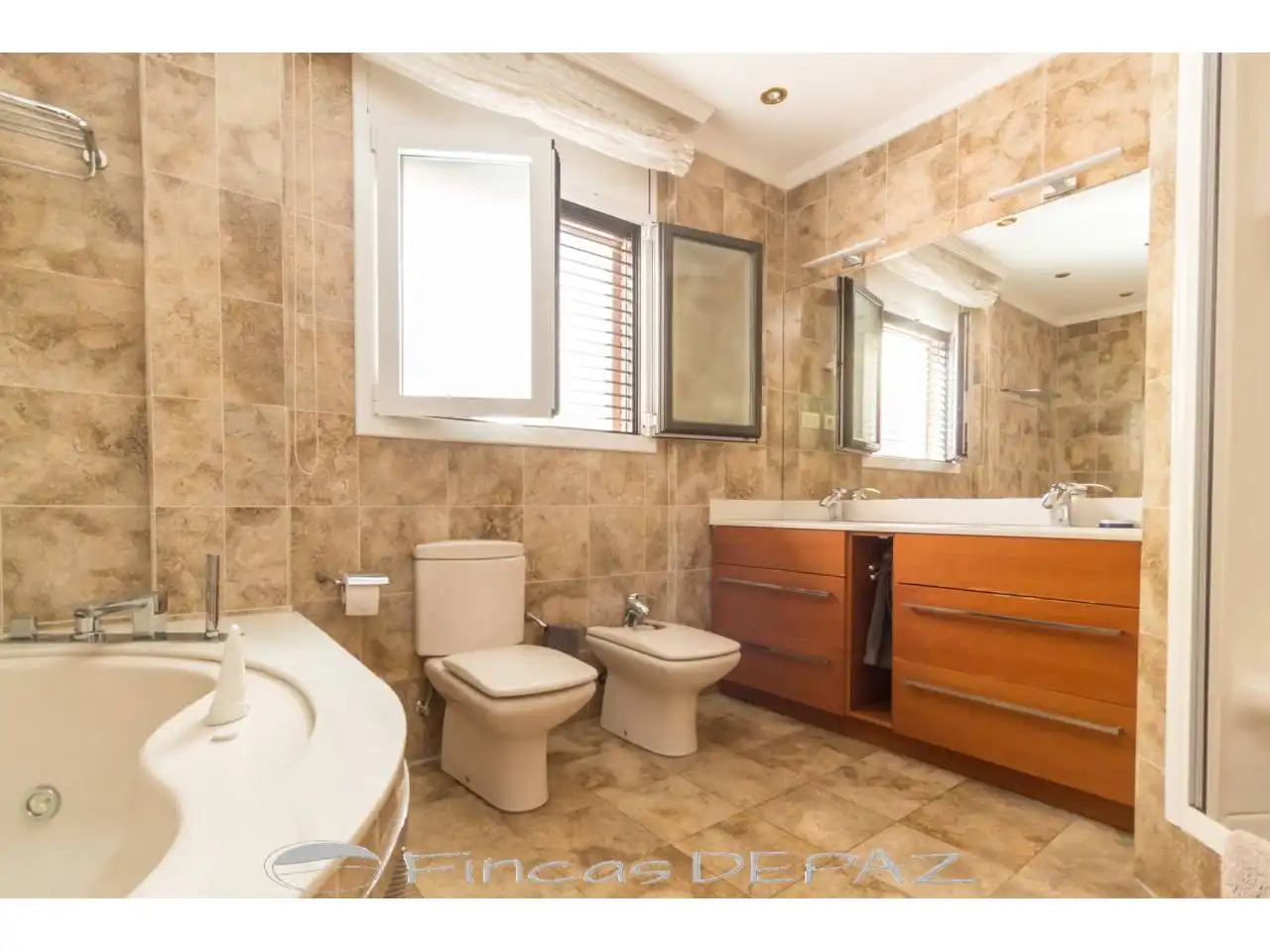 Baño de Casa o chalet en venta en Castelldefels con Aire acondicionado, Calefacción y Jardín privado