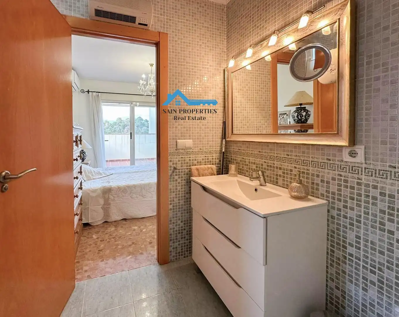 Bathroom of Detached homes for sale in L'Alfàs del Pi  with Air Conditioner, Private garden and Storage room
