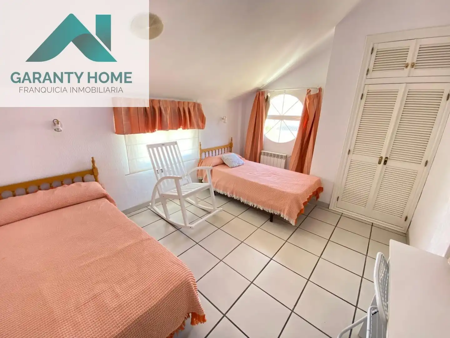 Habitación de Casa o chalet en venta en Valdepeñas de Jaén con Aire acondicionado, Calefacción y Jardín privado