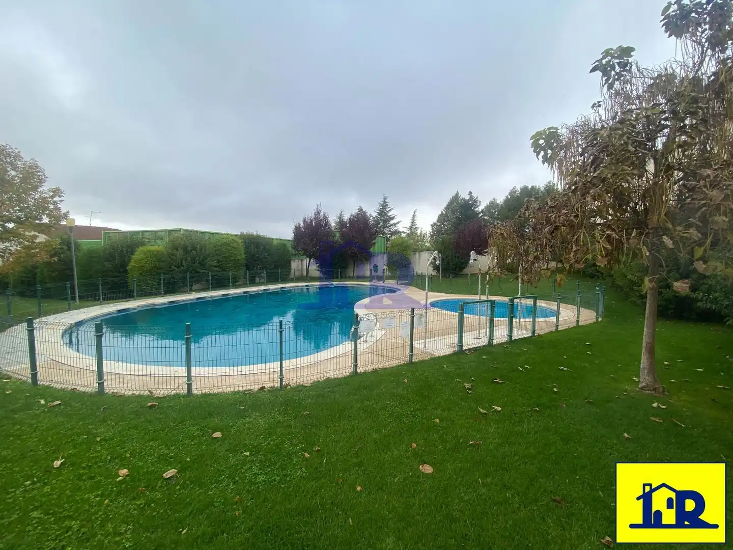Piscina de Piso en venta en Chillarón de Cuenca con Aire acondicionado, Calefacción y Parquet
