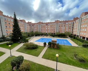 Swimming pool of Flat to rent in  Madrid Capital  with Swimming Pool